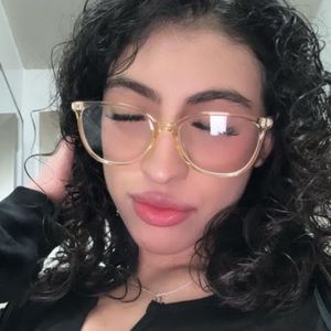 Meet your Posher, Ines